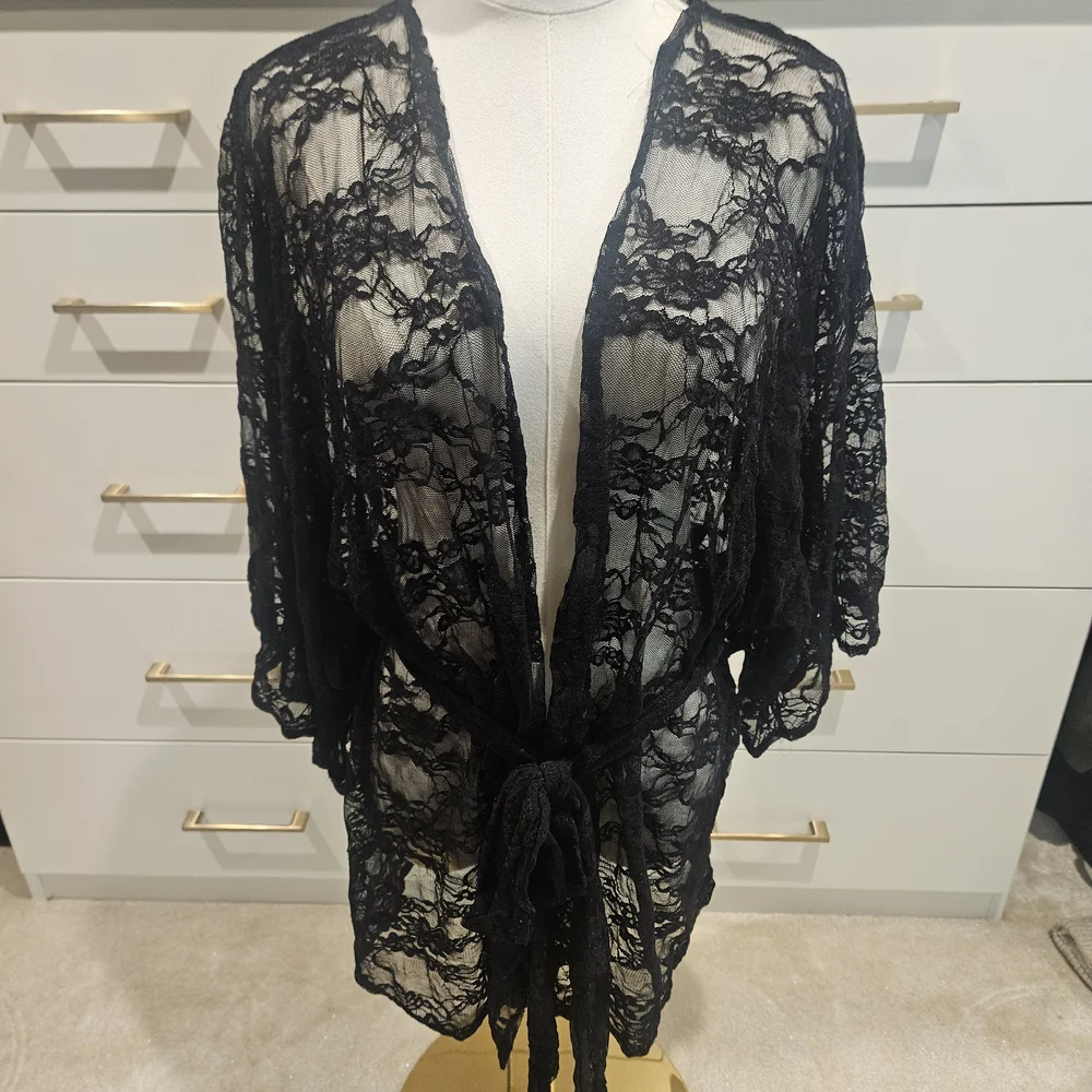 Chic Black Lace Robe - Picture 1 of 4